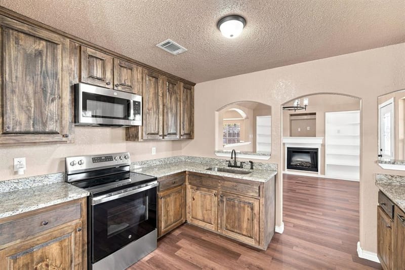 1103 Chase Avenue, Cleburne TX 76031 - Photo 10