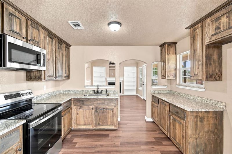 1103 Chase Avenue, Cleburne TX 76031 - Photo 11