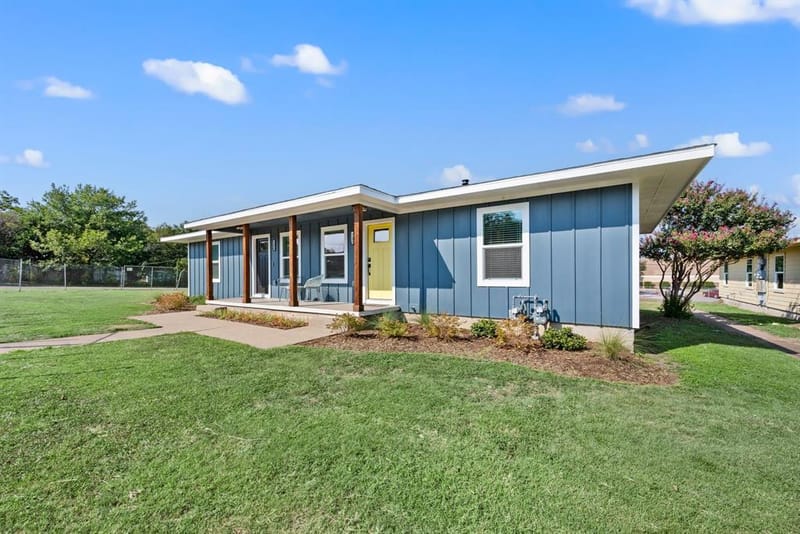 4092 Merida Avenue, Fort Worth TX 76110