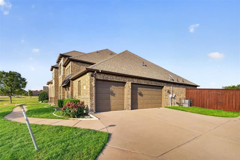 6010 Limestone Lane, Midlothian TX 76065 - Photo 2
