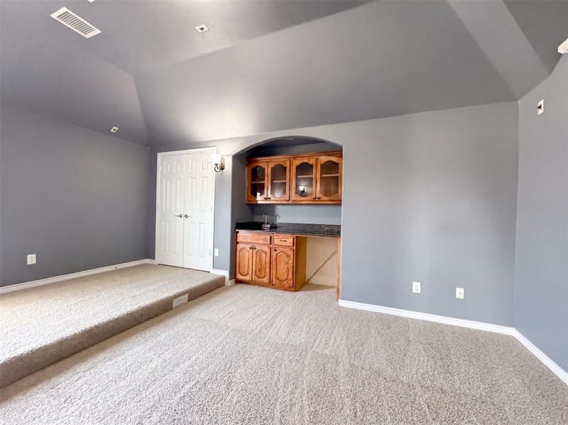 409 Lone Oak Court, Kennedale TX 76060 - Photo 9