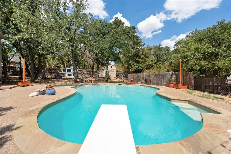 512 Shady Oaks Trail, Burleson TX 76028 - Photo 2