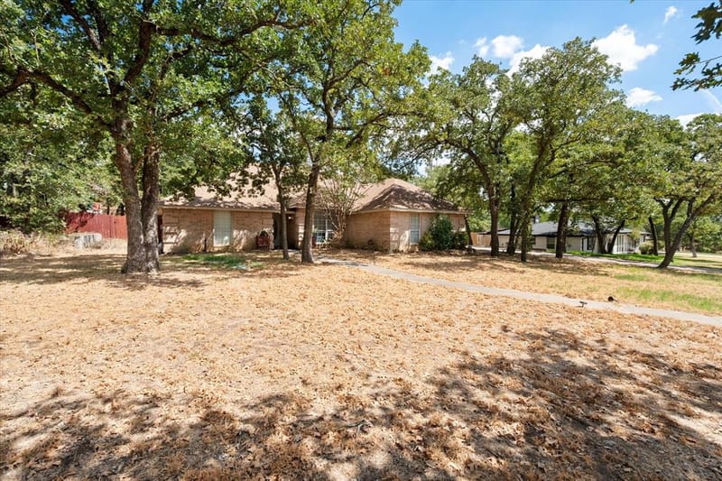 512 Shady Oaks Trail, Burleson TX 76028 - Photo 6