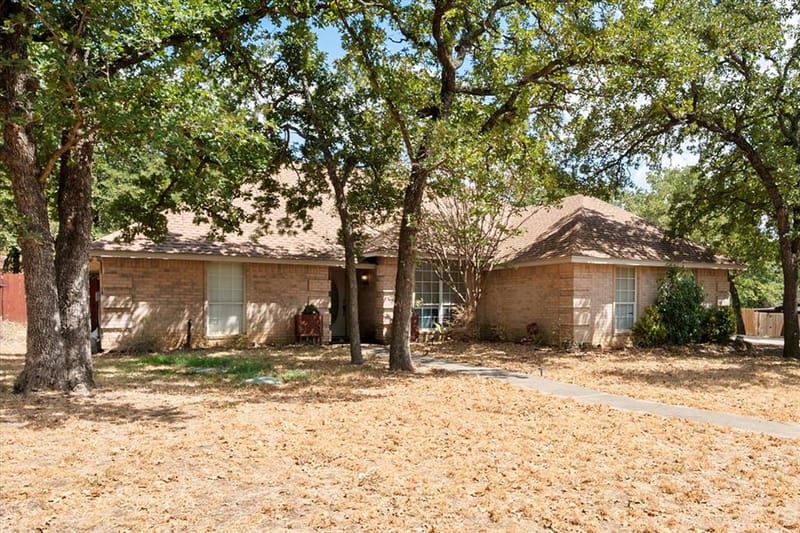 512 Shady Oaks Trail, Burleson TX 76028 - Photo 3