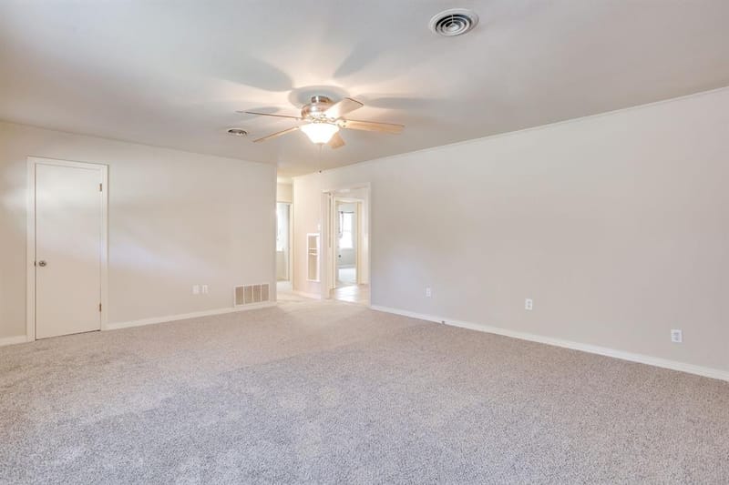 1325 W Water Street, Weatherford TX 76086 - Photo 5
