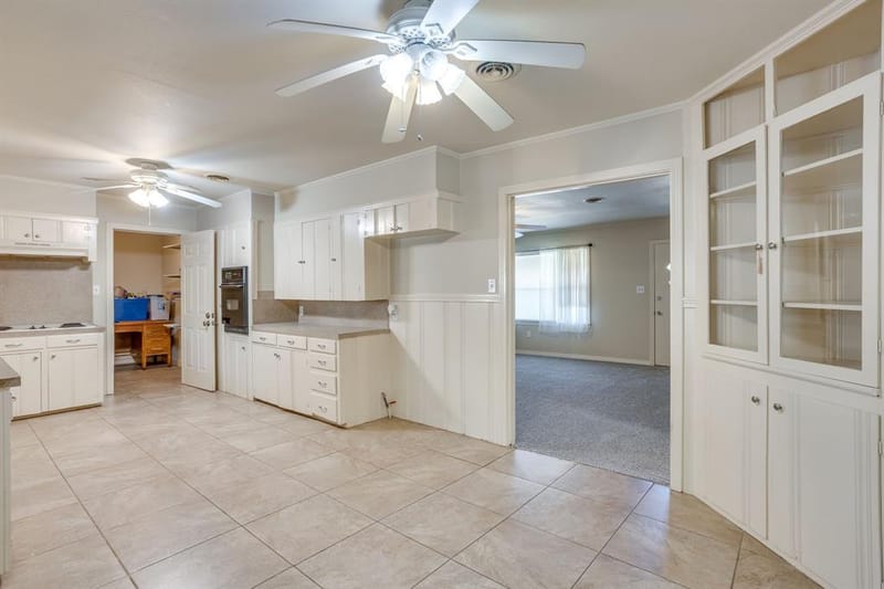 1325 W Water Street, Weatherford TX 76086 - Photo 10