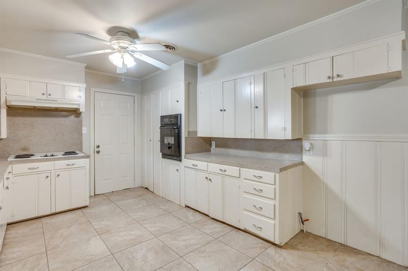 1325 W Water Street, Weatherford TX 76086 - Photo 14