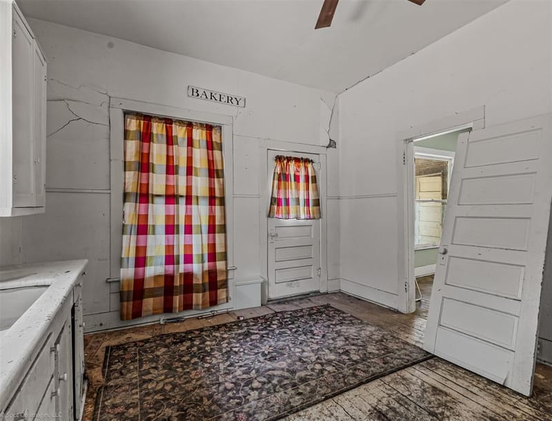 304 N Catherine Street, Terrell TX 75160 - Photo 17