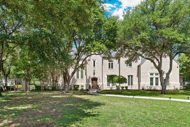 6704 Blair Court, Benbrook TX 76132 - Photo 2