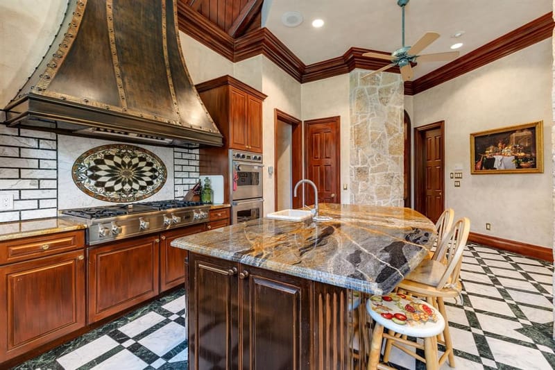 6704 Blair Court, Benbrook TX 76132 - Photo 10