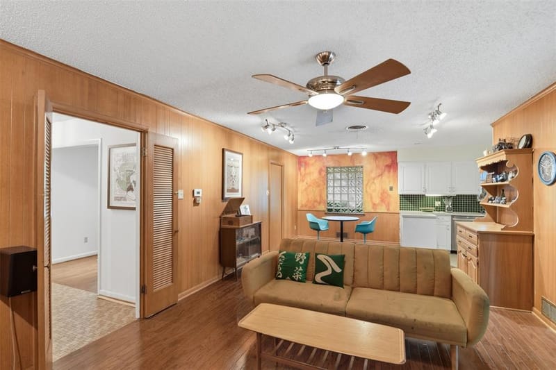 1545 W Pentagon Parkway, Dallas TX 75224 - Photo 11