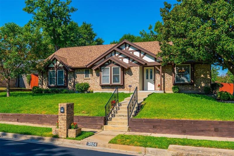3824 Fox Hollow Drive, Bedford TX 76021