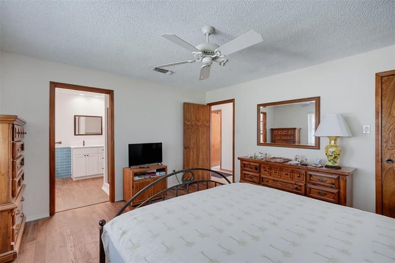 3824 Fox Hollow Drive, Bedford TX 76021 - Photo 21