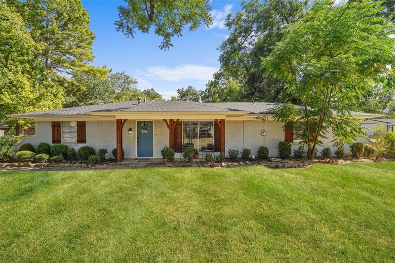 300 E Pecan Street, Aubrey TX 76227