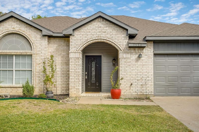 7550 Deerlodge Trail, Fort Worth TX 76137 - Photo 2