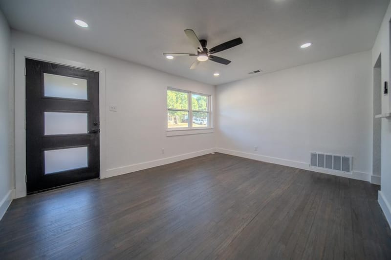 1530 Hillcrest Street, Mesquite TX 75149 - Photo 5