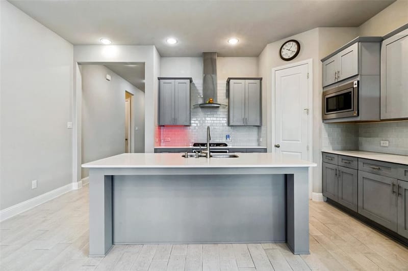 12679 Royal Oaks Lane, Farmers Branch TX 75234 - Photo 6