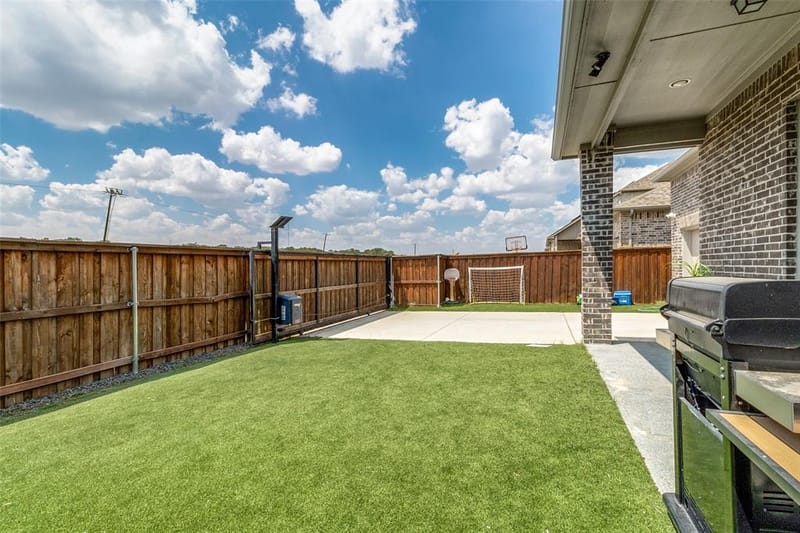 12679 Royal Oaks Lane, Farmers Branch TX 75234 - Photo 32