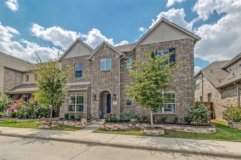 12679 Royal Oaks Lane, Farmers Branch TX 75234