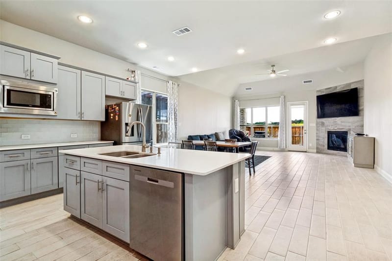 12679 Royal Oaks Lane, Farmers Branch TX 75234 - Photo 9