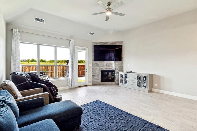 12679 Royal Oaks Lane, Farmers Branch TX 75234 - Photo 14
