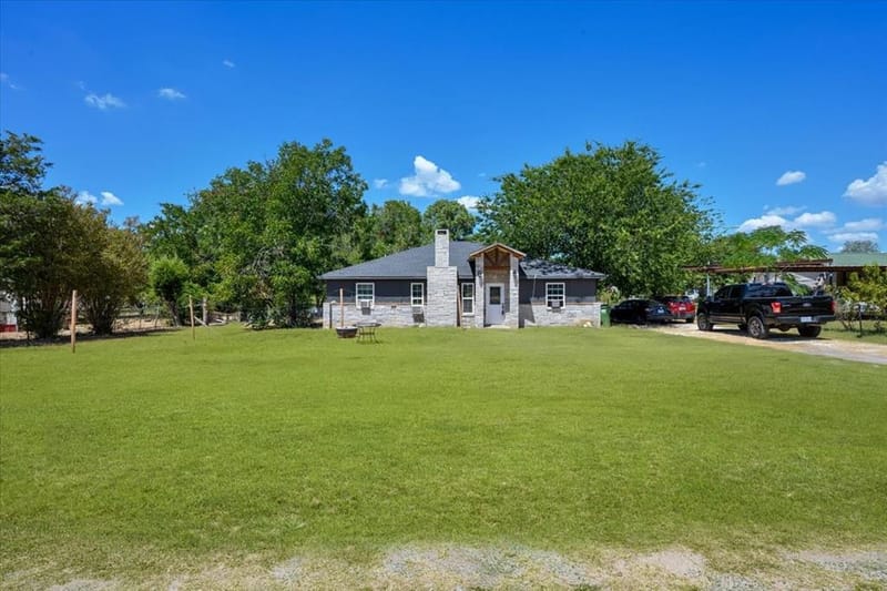 4506 Garden View Drive, Granbury TX 76049 - Photo 4