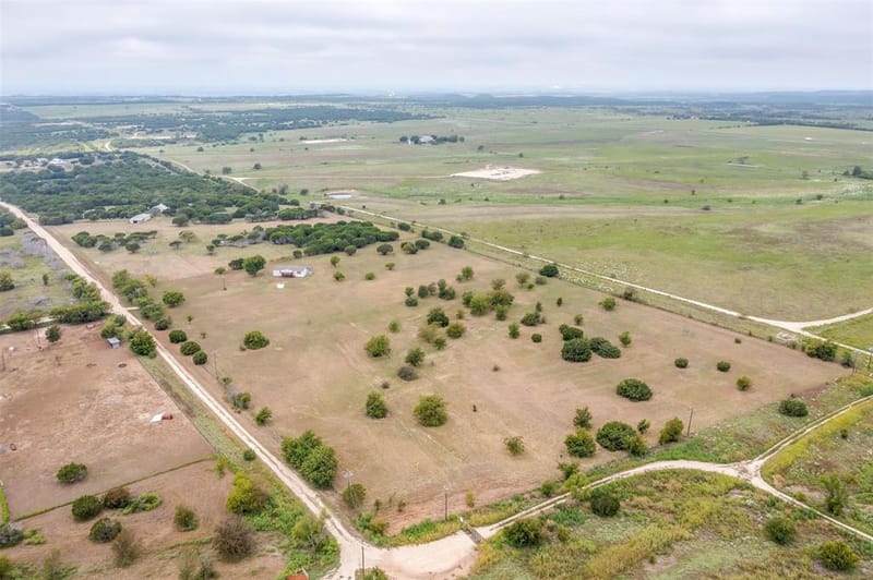 9064 Summit Court E, Cleburne TX 76033 - Photo 6