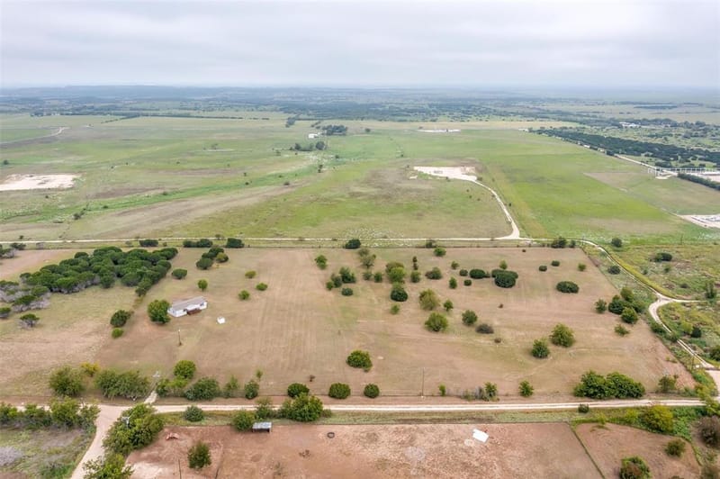 9064 Summit Court E, Cleburne TX 76033 - Photo 5