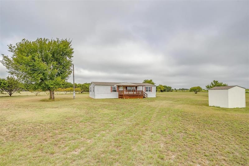 9064 Summit Court E, Cleburne TX 76033 - Photo 8