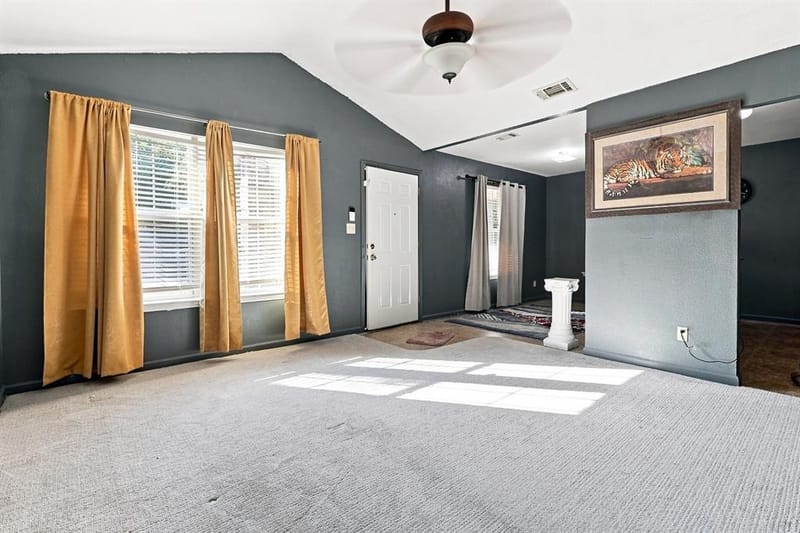2335 Bethurum Avenue, Dallas TX 75215 - Photo 3