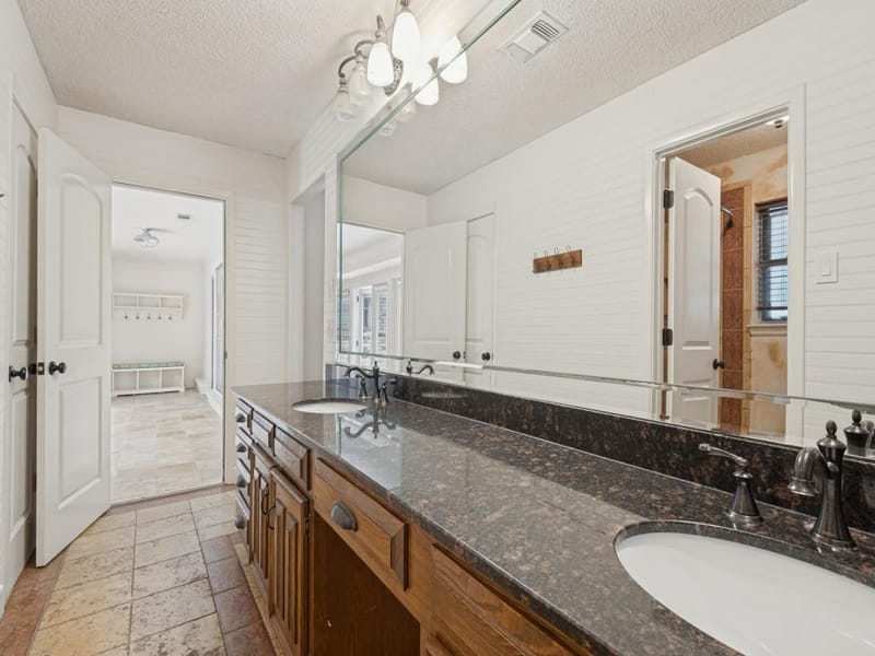618 Brent Drive, Arlington TX 76012 - Photo 17