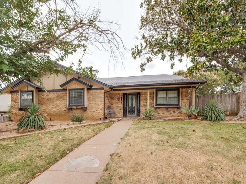 618 Brent Drive, Arlington TX 76012