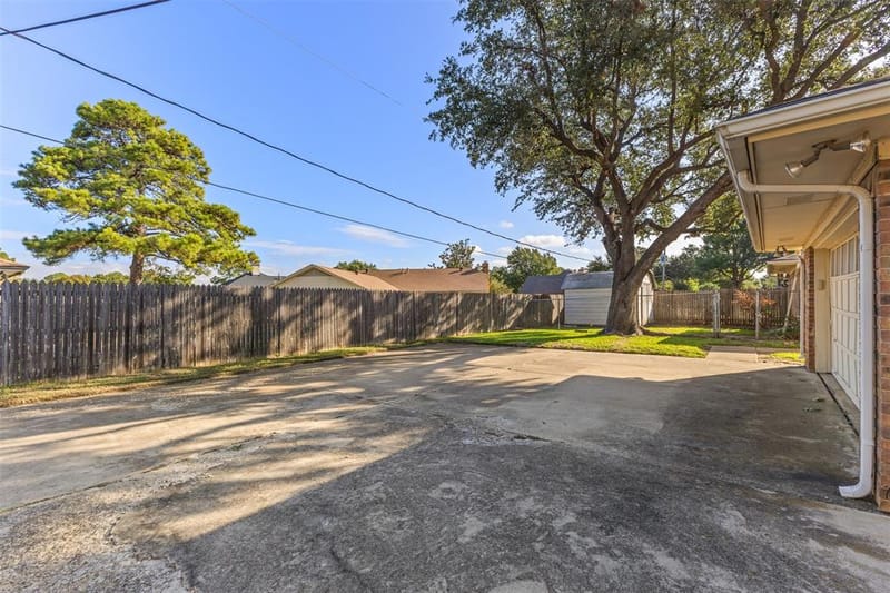 4405 Kingswick Drive, Arlington TX 76016 - Photo 38