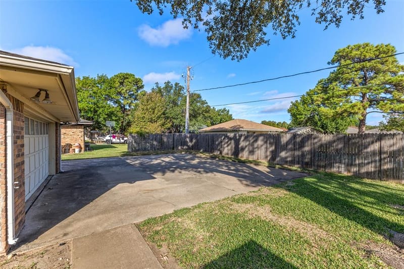 4405 Kingswick Drive, Arlington TX 76016 - Photo 37