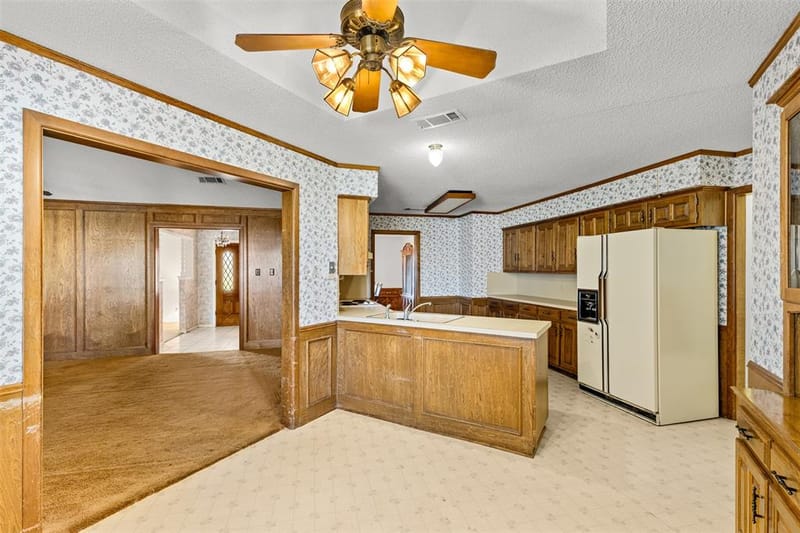4405 Kingswick Drive, Arlington TX 76016 - Photo 11