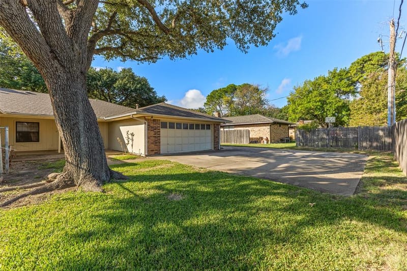 4405 Kingswick Drive, Arlington TX 76016 - Photo 35