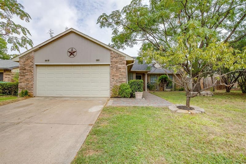 7913 Bermejo Road, Fort Worth TX 76112
