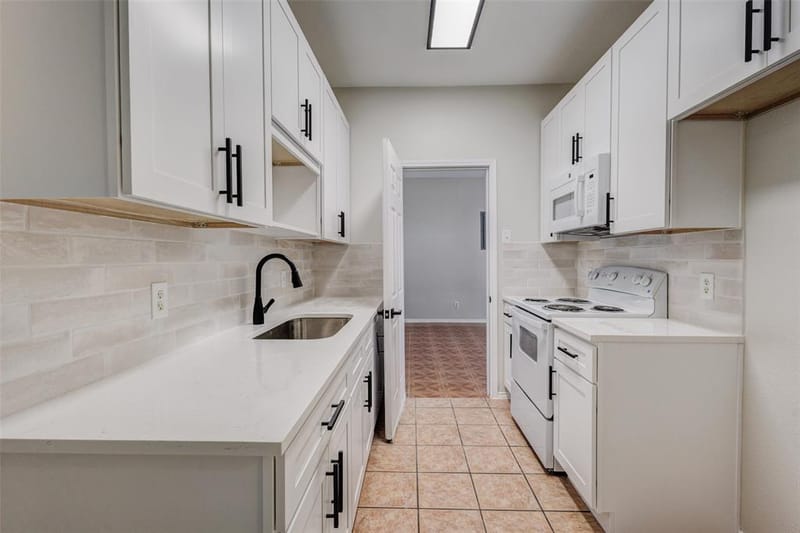 1213 College Street, Grand Prairie TX 75050 - Photo 8