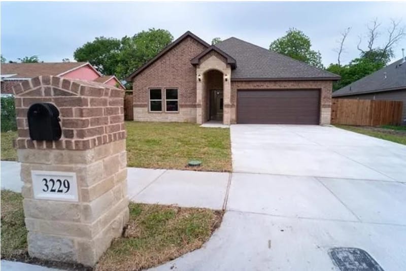 3229 Thannisch Avenue, Fort Worth TX 76105 - Photo 2