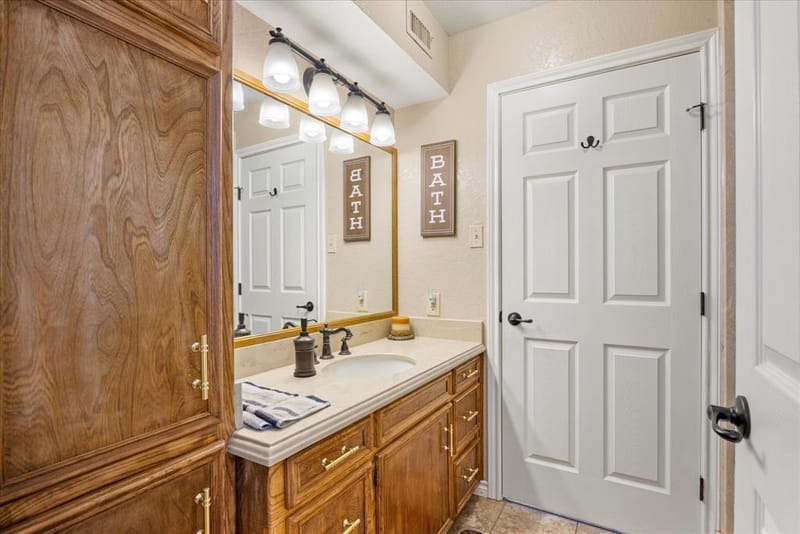 2537 Forest Park Drive, Granbury TX 76048 - Photo 11