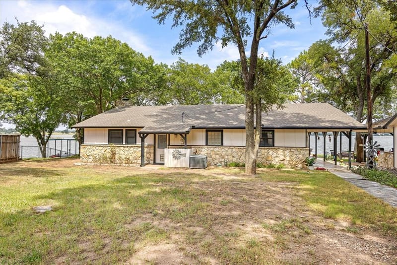 2537 Forest Park Drive, Granbury TX 76048 - Photo 4