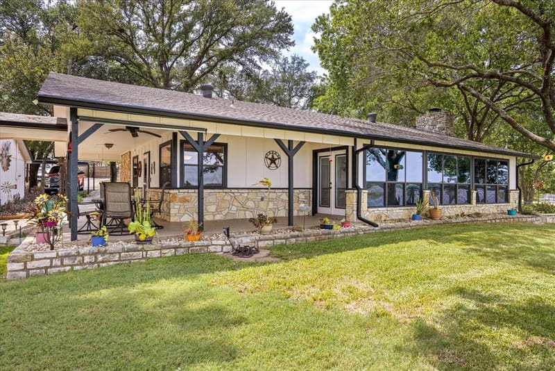 2537 Forest Park Drive, Granbury TX 76048 - Photo 21