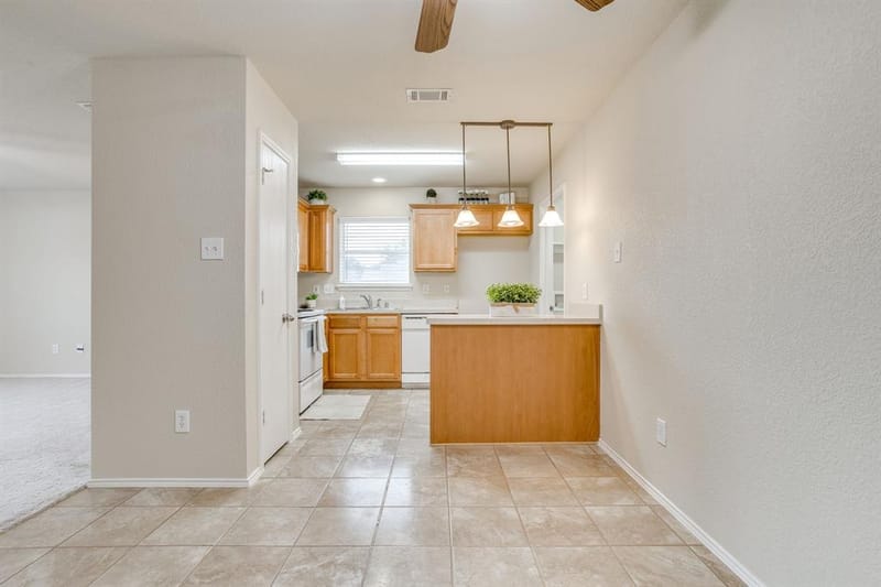 549 Bretts Way, Burleson TX 76028 - Photo 12