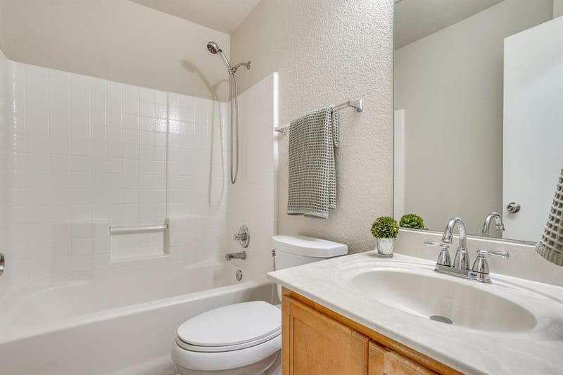 549 Bretts Way, Burleson TX 76028 - Photo 32