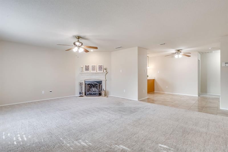 549 Bretts Way, Burleson TX 76028 - Photo 5