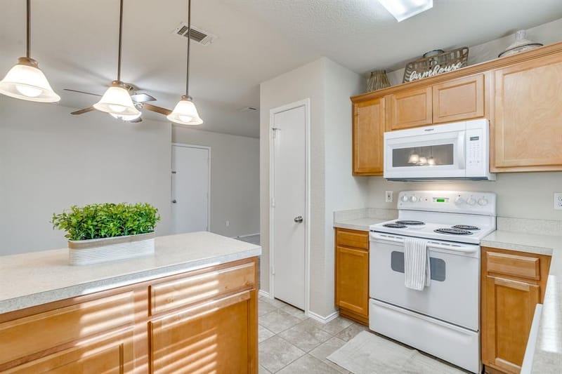 549 Bretts Way, Burleson TX 76028 - Photo 20