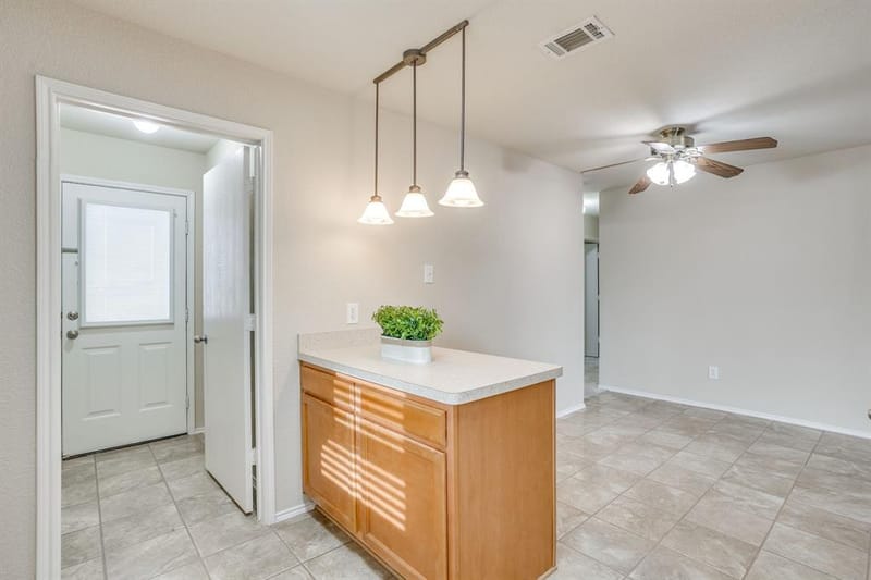549 Bretts Way, Burleson TX 76028 - Photo 18