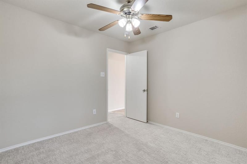 549 Bretts Way, Burleson TX 76028 - Photo 31
