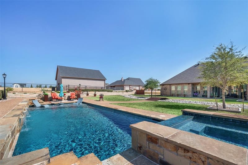 329 Kenyon Court, Granbury TX 76049 - Photo 12