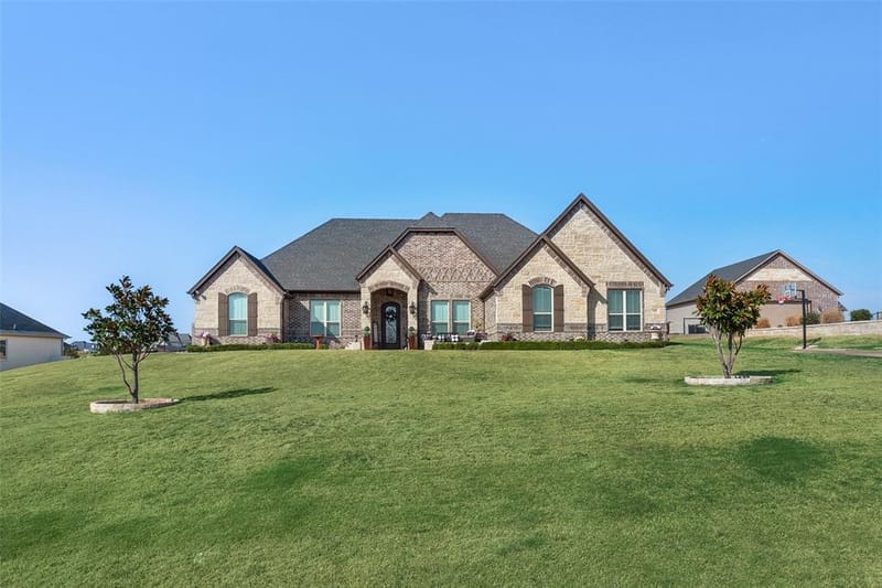 329 Kenyon Court, Granbury TX 76049 - Photo 9